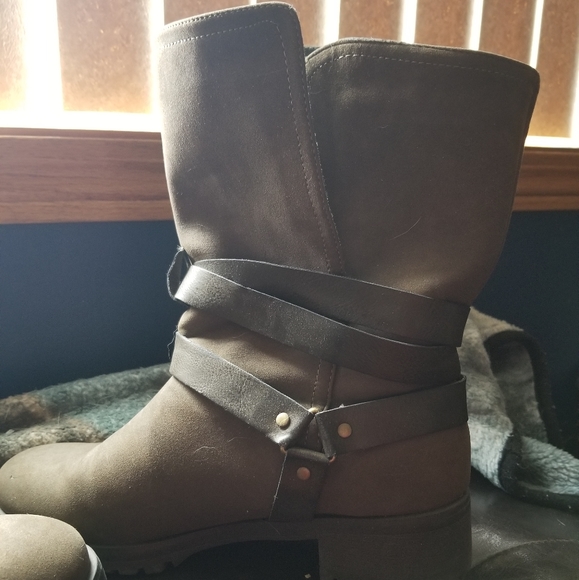 Like new Brown boots - Picture 2 of 5